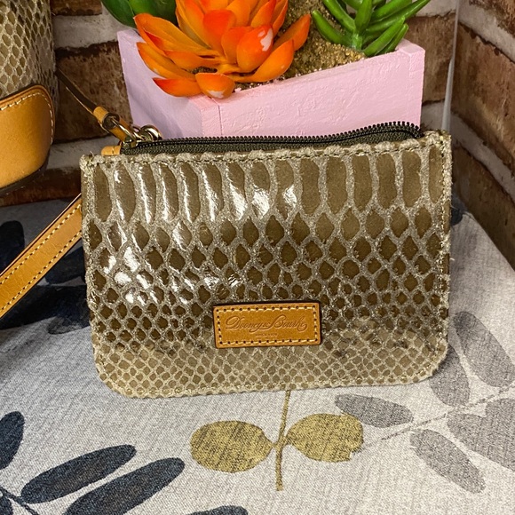 Dooney & Bourke snake nwot east west slouch set - Picture 9 of 10